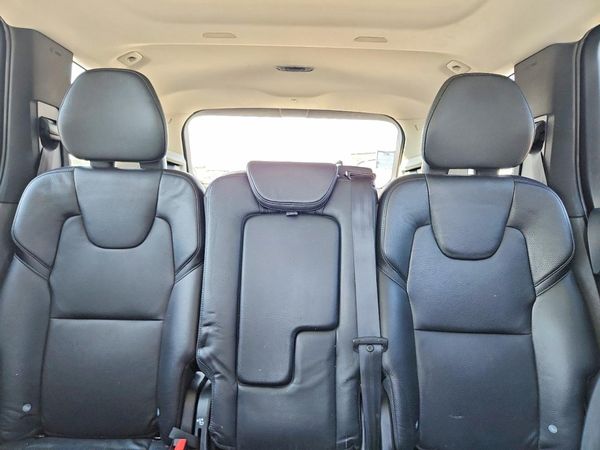 2019 VOLVO XC90