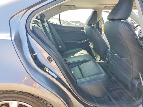 2016 LEXUS IS