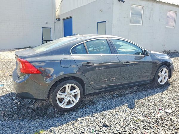 2015 VOLVO S60 Premier (non R design)