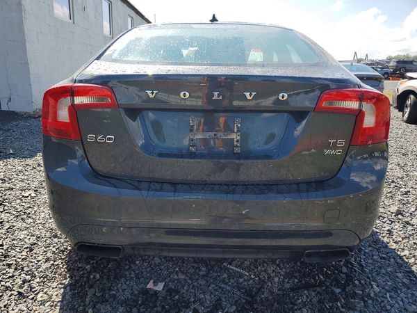 2015 VOLVO S60 Premier (non R design)