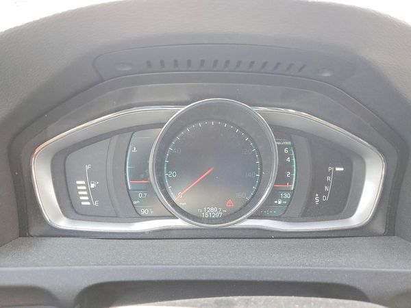 2015 VOLVO S60 Premier (non R design)