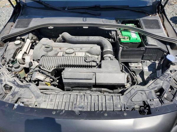 2015 VOLVO S60 Premier (non R design)