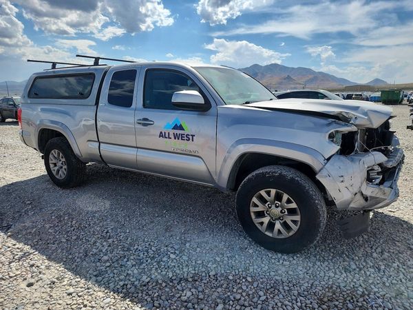 2017 TOYOTA TACOMA