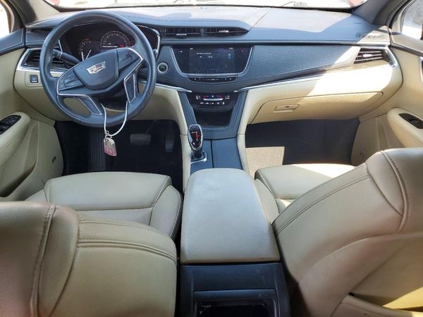 2017 CADILLAC XT5 Base