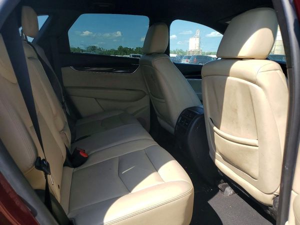 2017 CADILLAC XT5 Base