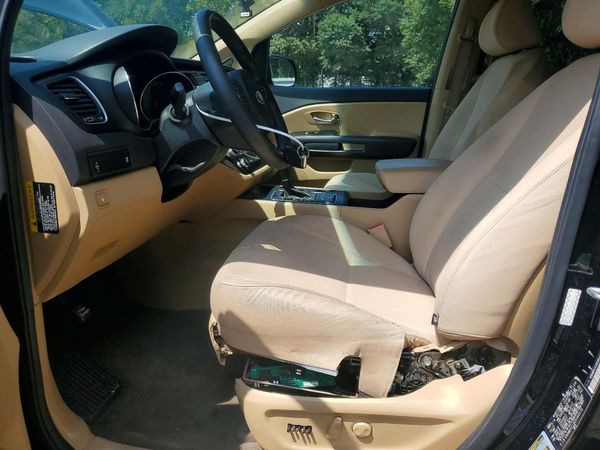 2016 KIA SEDONA LX - Middle-low