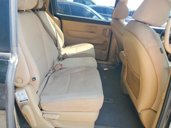 2016 KIA SEDONA LX - Middle-low