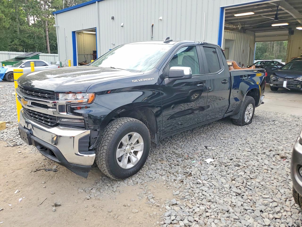 2020 CHEVROLET SILVERADO LT — Front 3/4