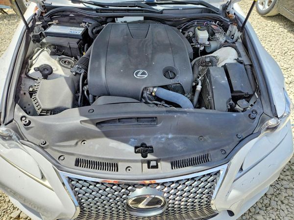 2015 LEXUS IS 250 — Engine bay
