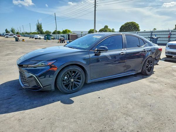 2025 TOYOTA CAMRY