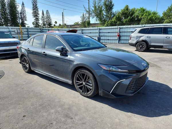 2025 TOYOTA CAMRY