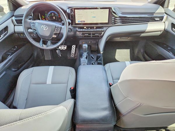 2025 TOYOTA CAMRY