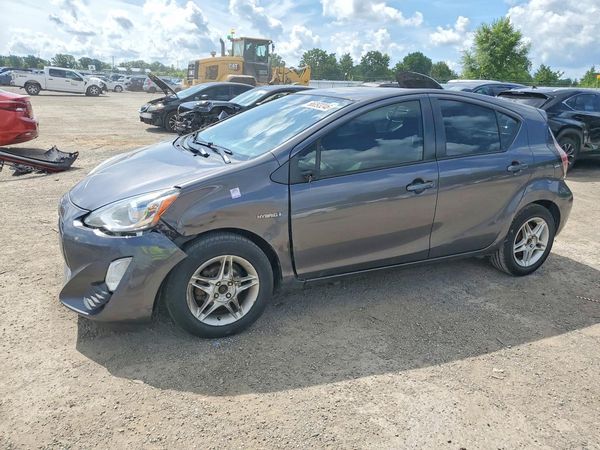 2016 TOYOTA PRIUS