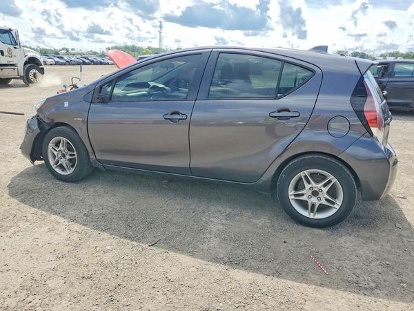 2016 TOYOTA PRIUS
