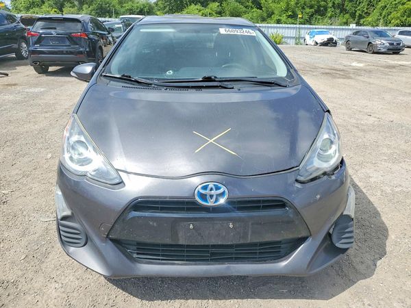 2016 TOYOTA PRIUS