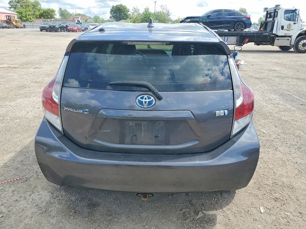 2016 TOYOTA PRIUS