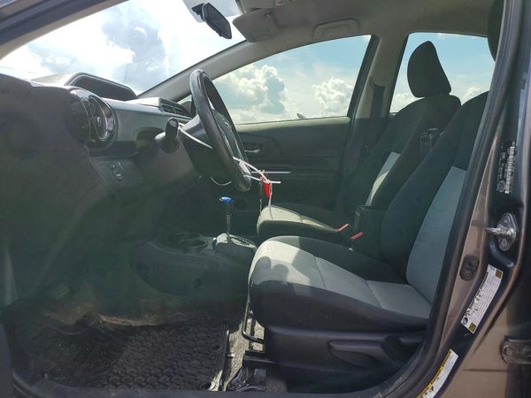 2016 TOYOTA PRIUS