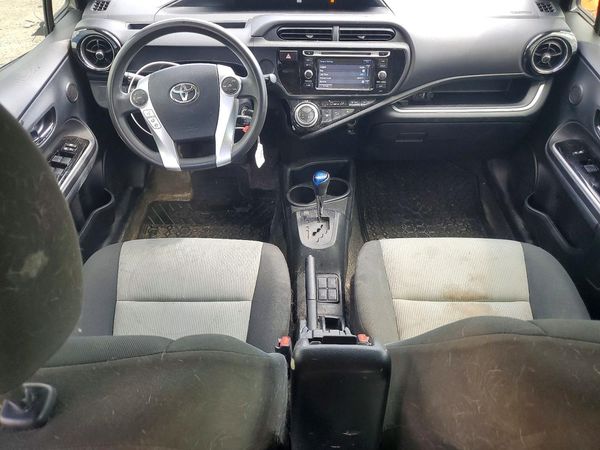 2016 TOYOTA PRIUS