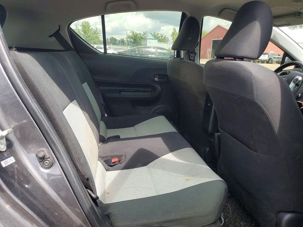 2016 TOYOTA PRIUS