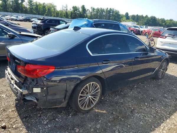 2020 BMW 530