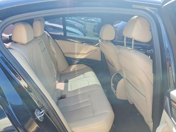 2020 BMW 530