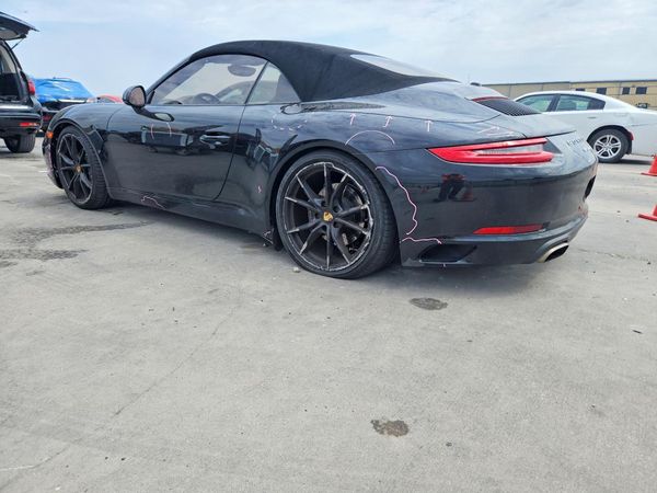 2017 PORSCHE 911