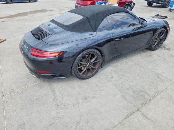 2017 PORSCHE 911