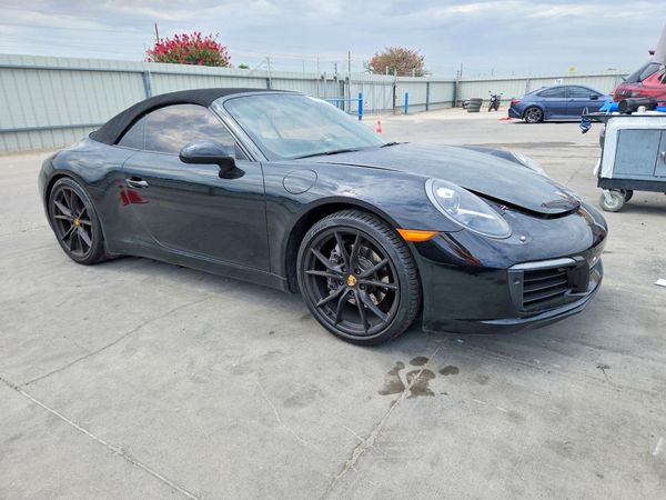 2017 PORSCHE 911