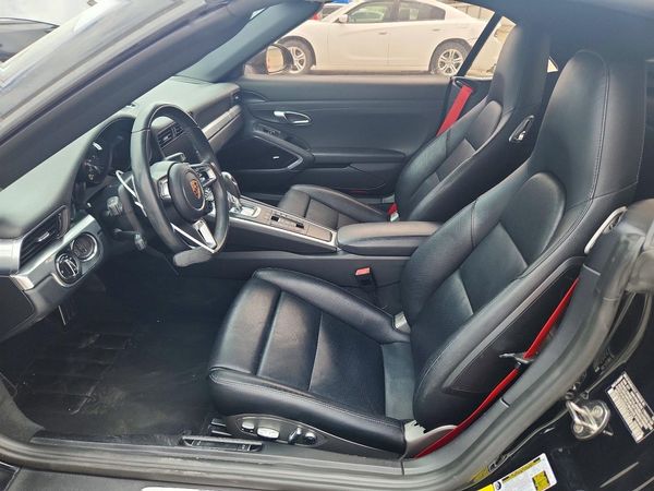 2017 PORSCHE 911