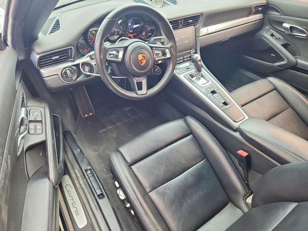 2017 PORSCHE 911