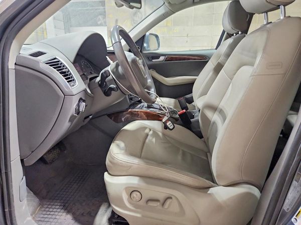 2012 AUDI Q5 Premium Plus