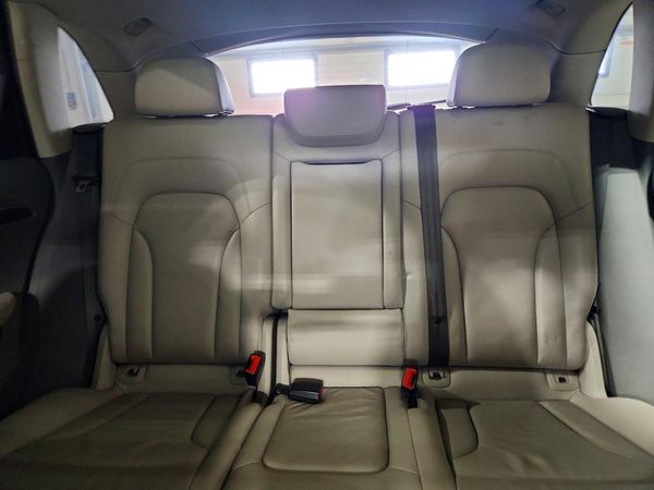 2012 AUDI Q5 Premium Plus