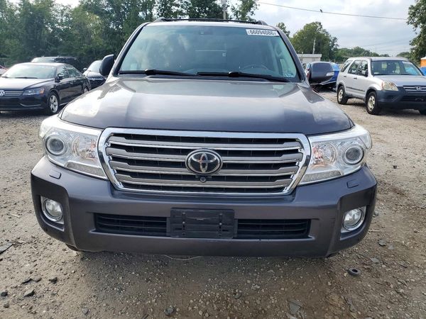 2015 TOYOTA LAND CRUISER
