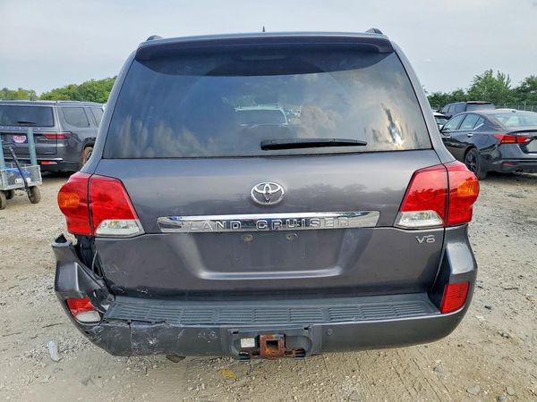 2015 TOYOTA LAND CRUISER