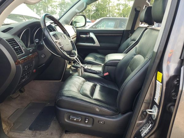 2015 TOYOTA LAND CRUISER