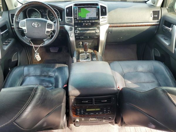 2015 TOYOTA LAND CRUISER