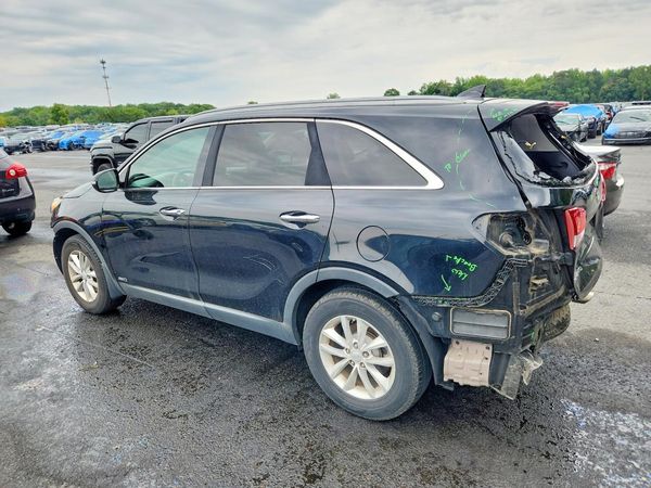 2016 KIA SORENTO L / LX