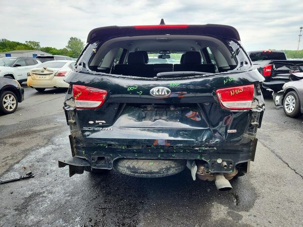 2016 KIA SORENTO L / LX