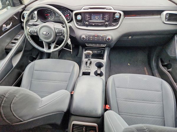 2016 KIA SORENTO L / LX