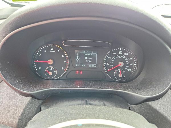 2016 KIA SORENTO L / LX