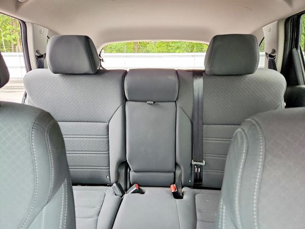2016 KIA SORENTO L / LX