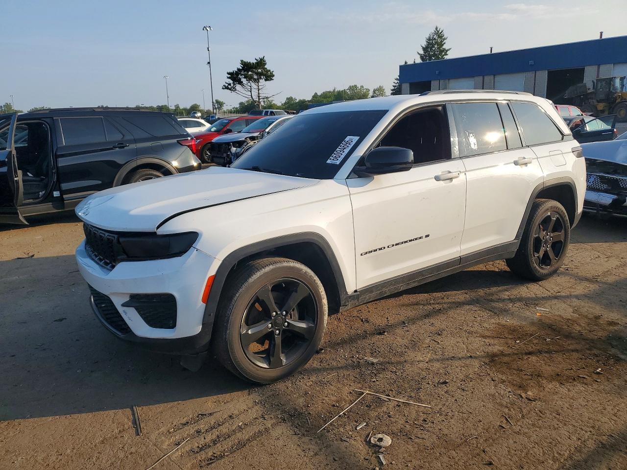2022 JEEP GRAND CHEROKEE Laredo