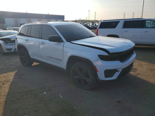 2022 JEEP GRAND CHEROKEE Laredo