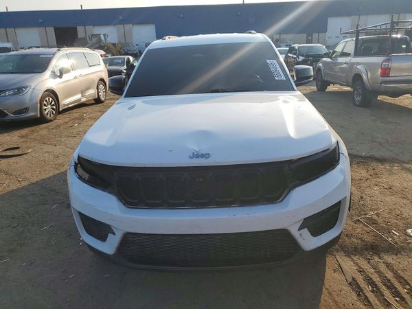 2022 JEEP GRAND CHEROKEE Laredo