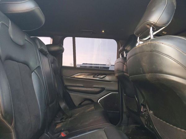 2022 JEEP GRAND CHEROKEE Laredo