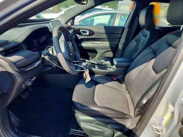 2026 JEEP COMPASS Latitude/North