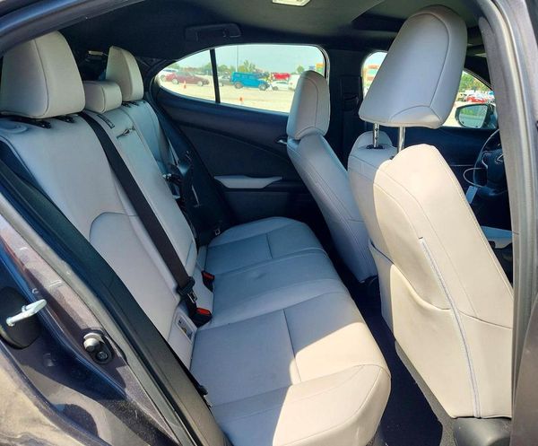2023 LEXUS UX 250H