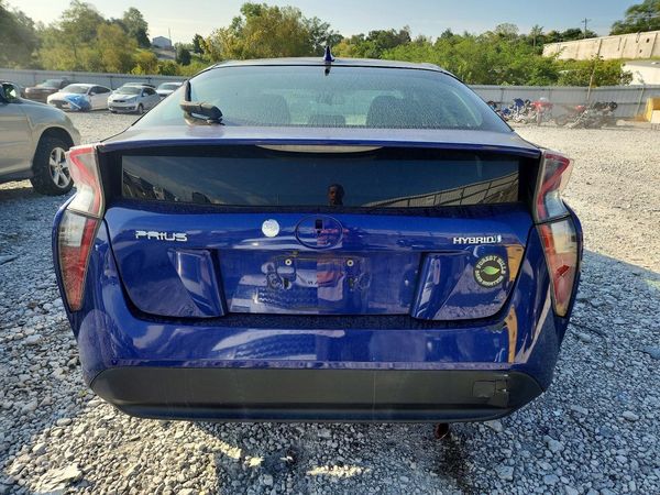 2016 TOYOTA PRIUS