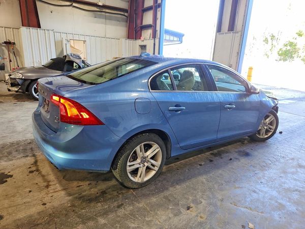 2014 VOLVO S60