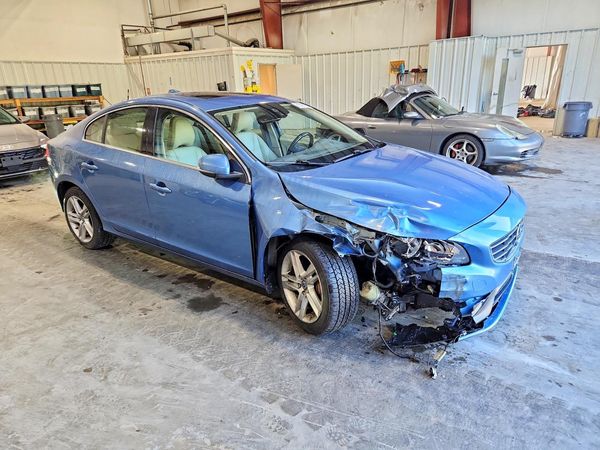 2014 VOLVO S60